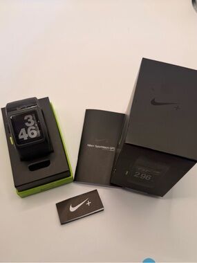 Nike‎ Plus and TomTom Smart Watch (Full set)